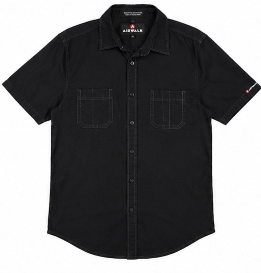 Airwalk Y2K Men’s Black Short Sleeve Button Up Shirt Size M Two Pocket Skate